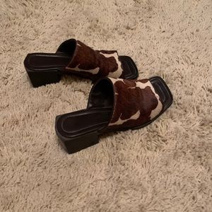 Cow print slides